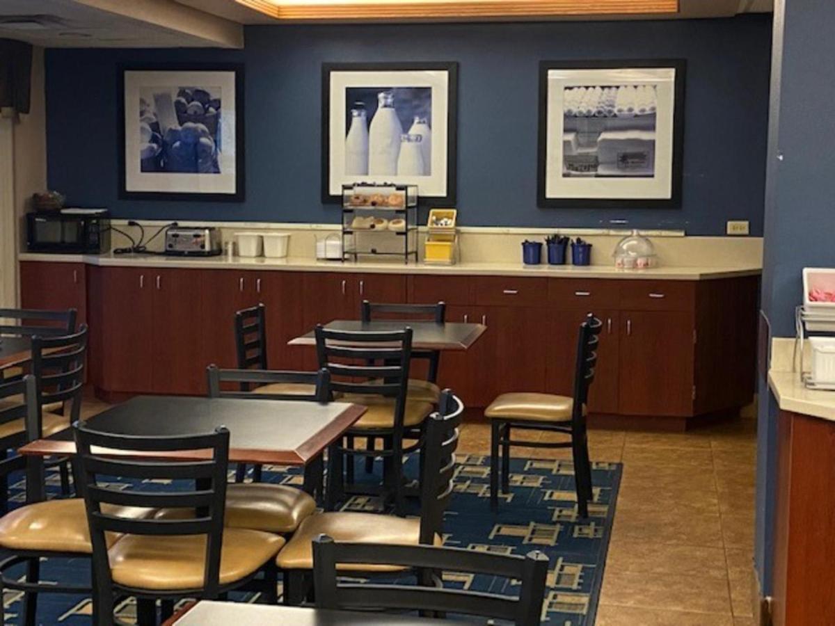 Days Inn By Wyndham Fargo Exterior photo