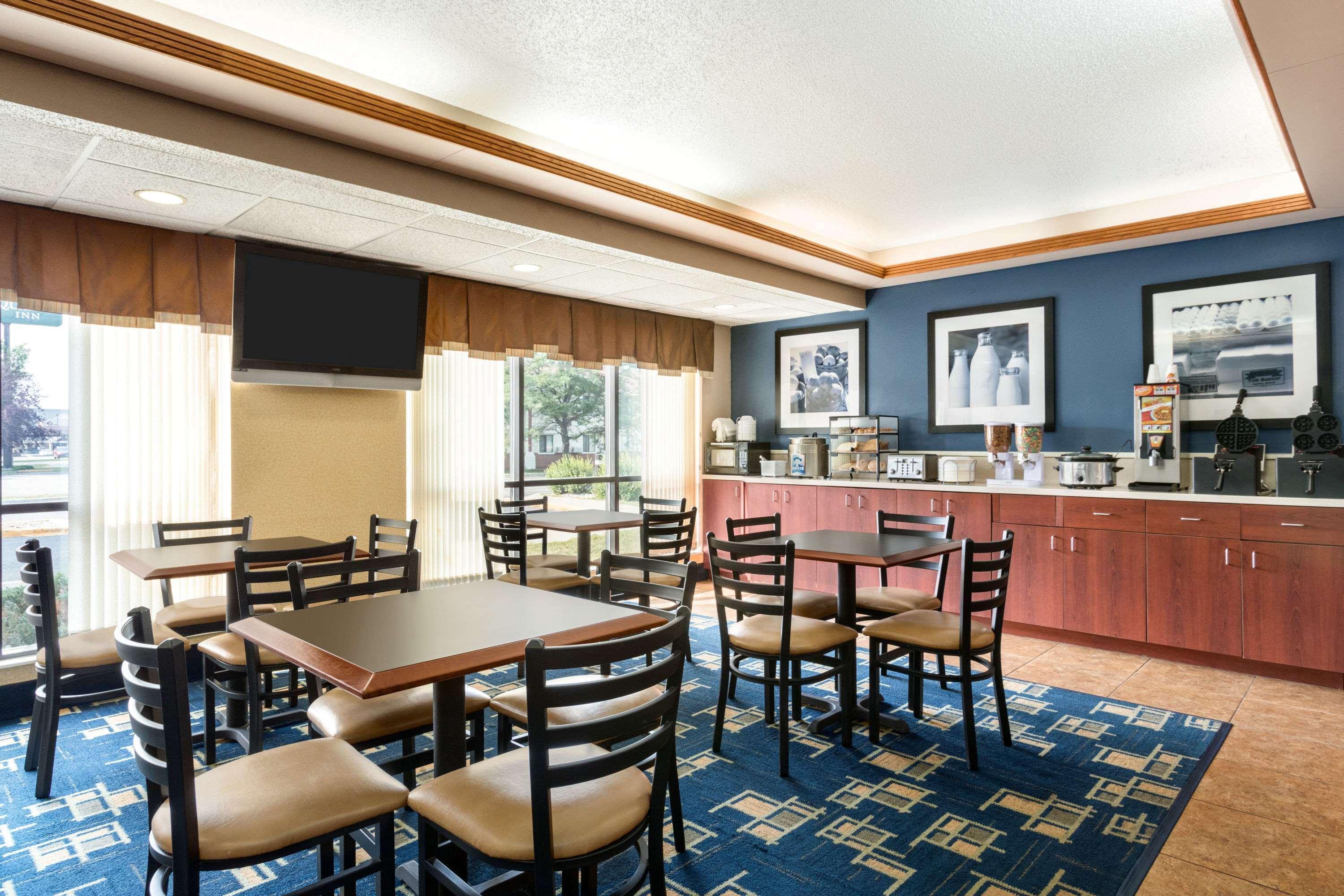 Days Inn By Wyndham Fargo Exterior photo