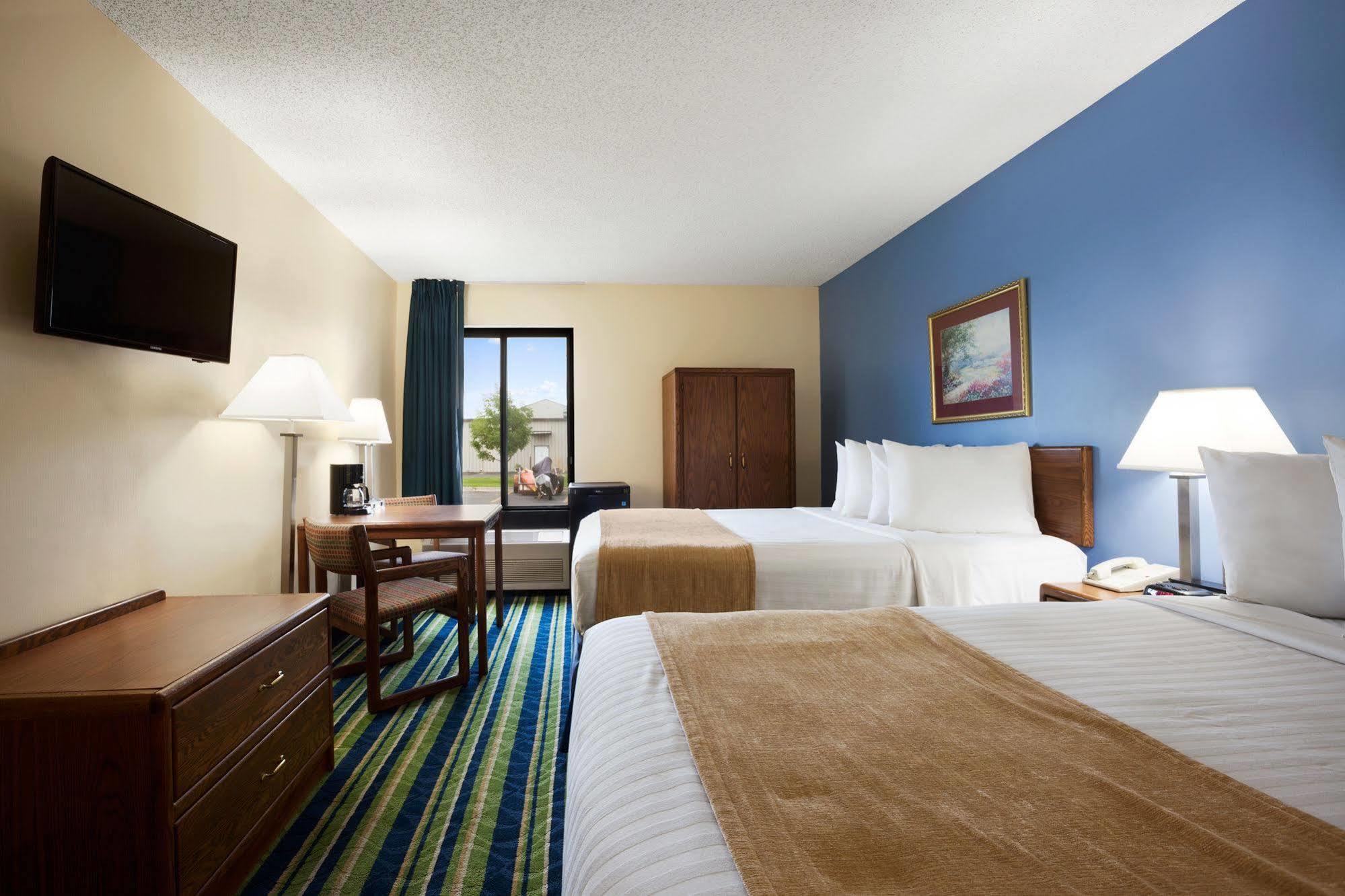 Days Inn By Wyndham Fargo Exterior photo